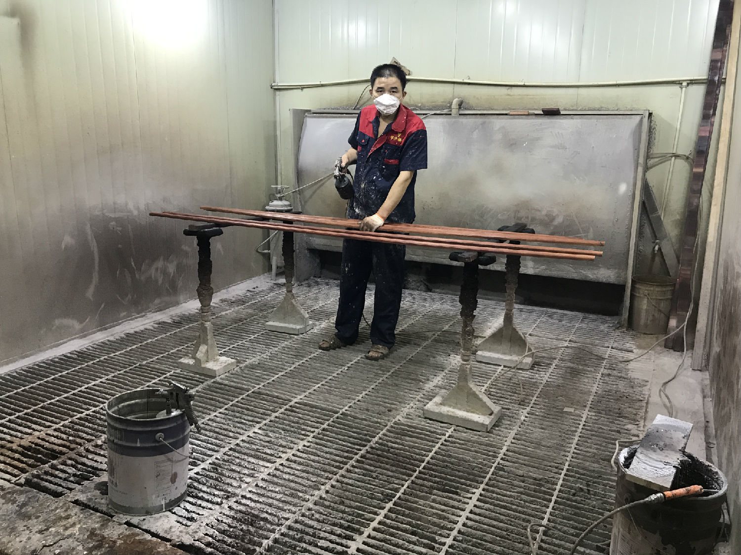 水性家具漆施工难点解决办法，堡润漆帮你解读。