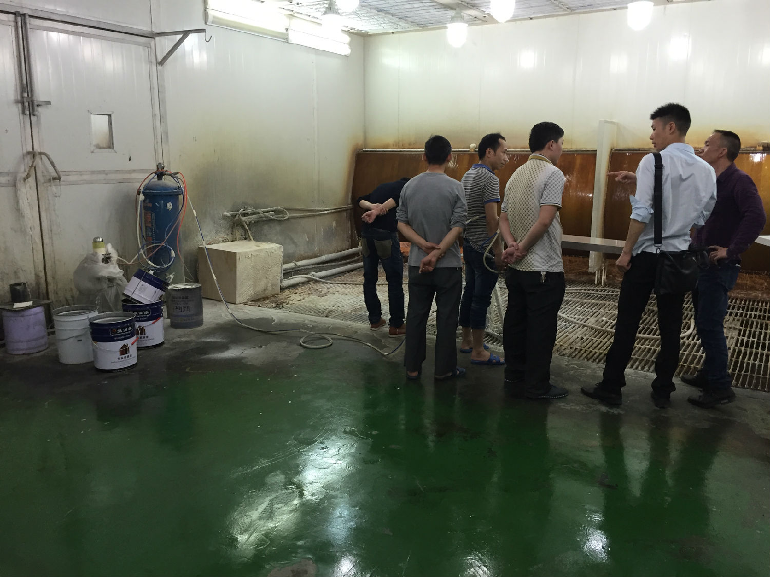 广东水性木器漆价格贵吗，家具厂怎么买到性价比高的水性木器漆？
