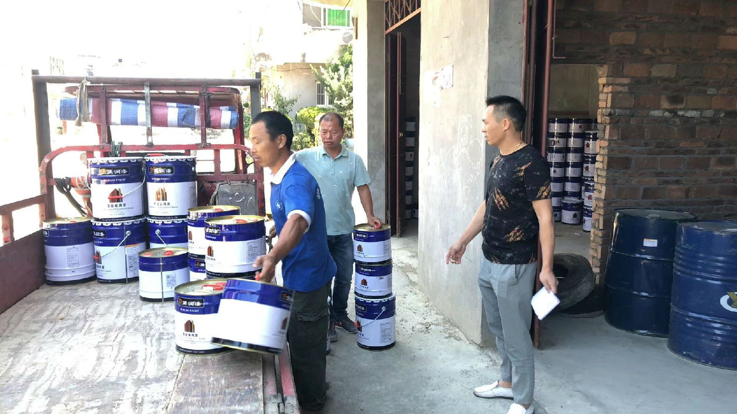 广东家具漆哪个牌子好，堡润家具漆厂家帮你分析一下。