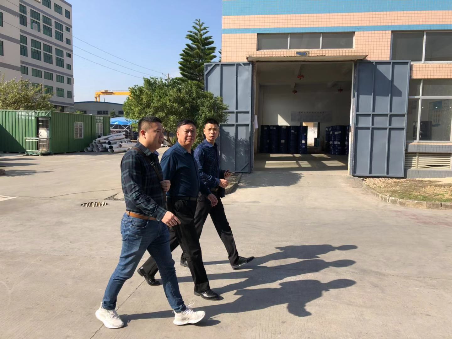 一线品牌家具漆出厂价格持续上涨，河北经销商青睐堡润漆。