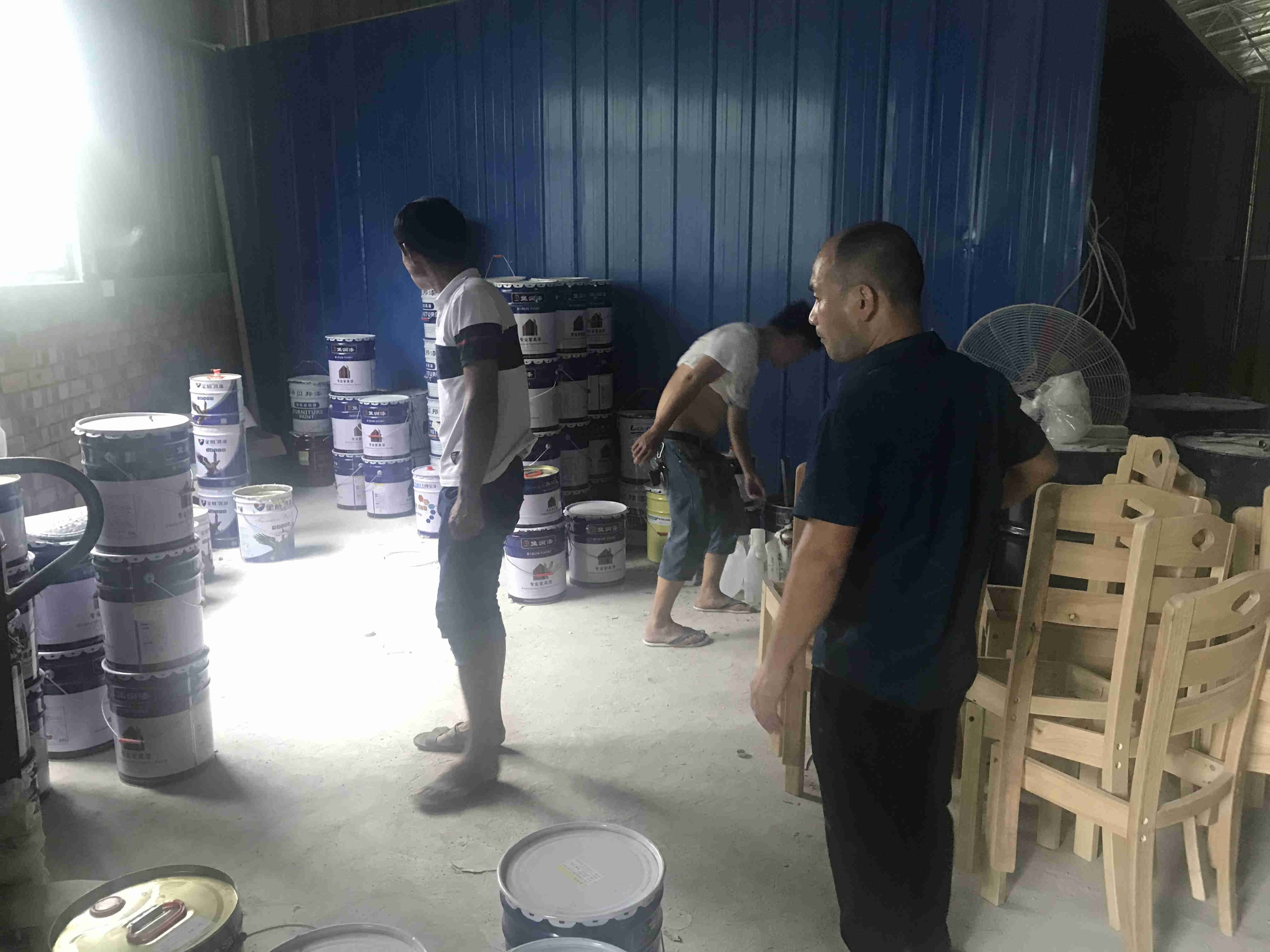 堡润家具漆张总一行到湖南永州家具漆市场进行走访