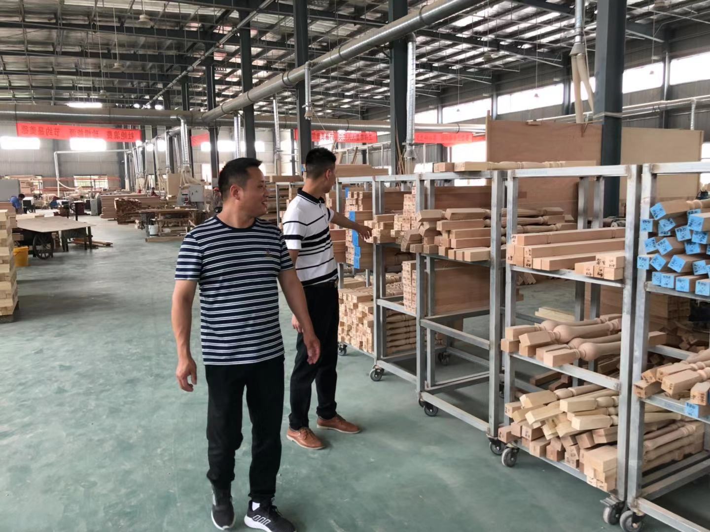 定制家具用什么家具漆好，耐磨抗刮还是堡润家具漆靠谱